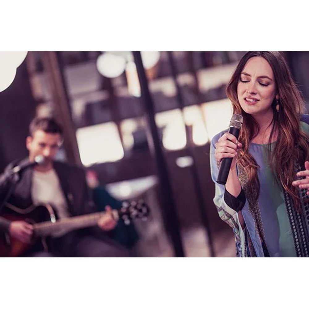 Sistema en uso con cantante